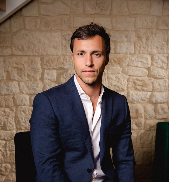 Photo de couverture de Dr Marco NURISSO - Paris 9 | Chirurgie Orale - Implantologie - Greffe osseuse | Dentiste